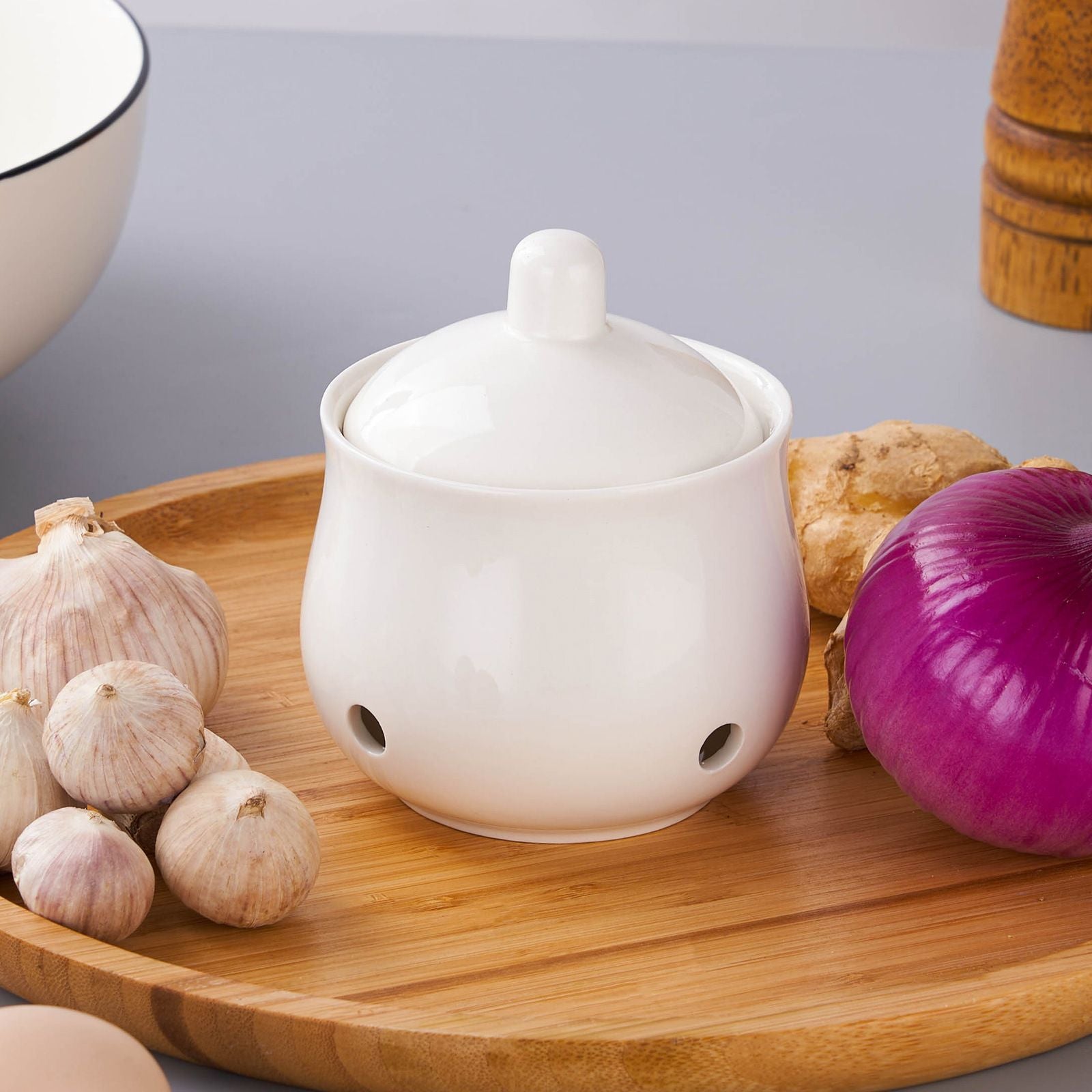 Garlic Storage Pod Ceramic Garlic Keeper with Lid Large Garlic Container for Counter Breathable storage container, White