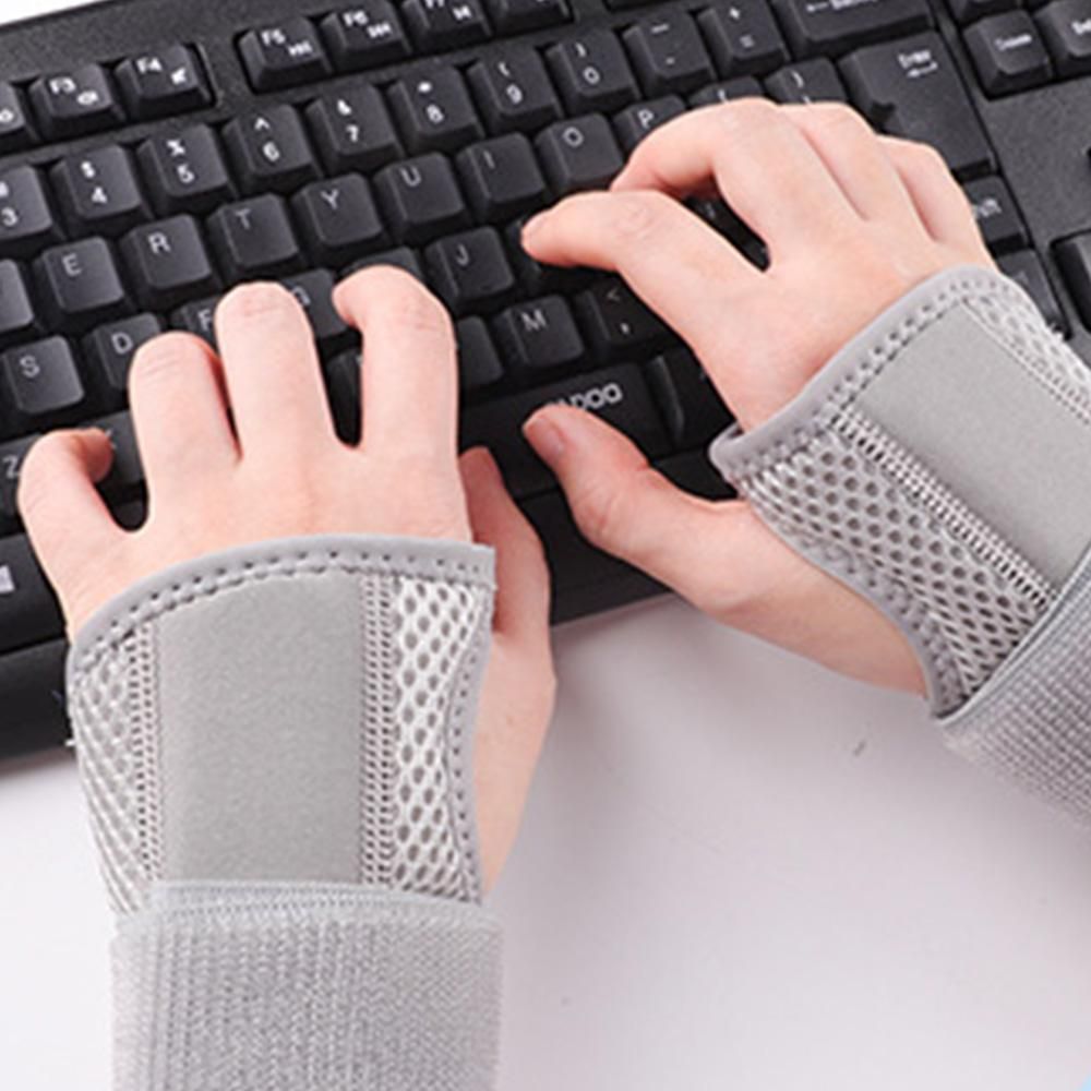 1Pair Carpal Tunnel Wrist Brace Carpal Tunnel Splint Arthritis Pain and Support For Sprained Relief Night Work - Gray & M